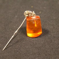 Vintage natural amber pin/brooch